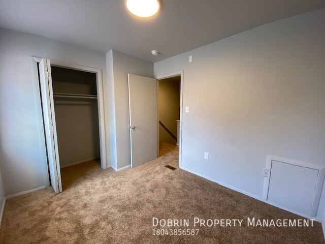 Building Photo - Lakeview Manor