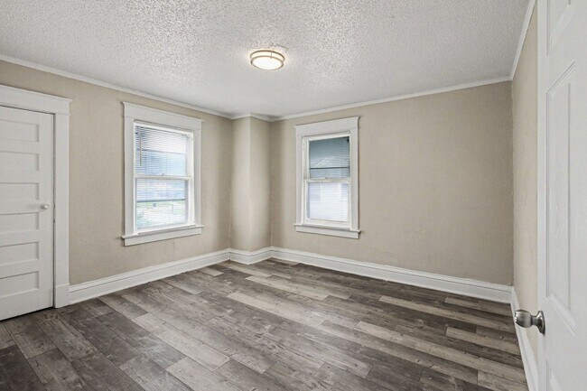 Foto del edificio - 3205 E 31st St