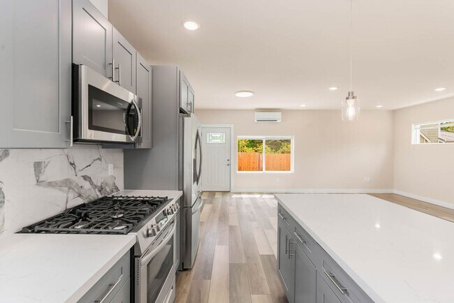 Foto del edificio - 1741 N 130th St