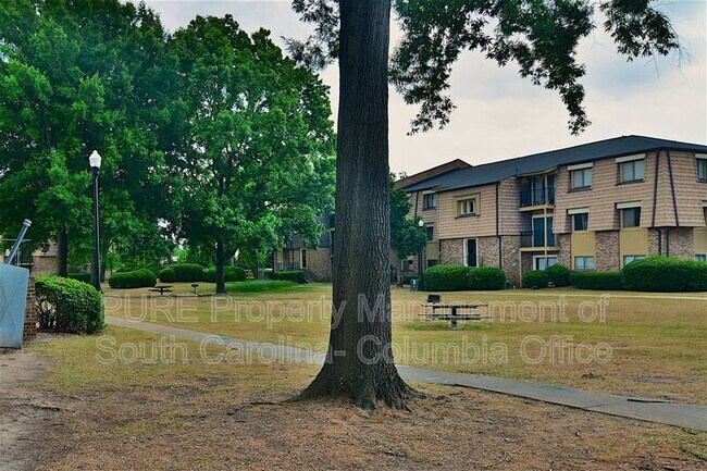 Foto del edificio - 1222 Old Manor Rd