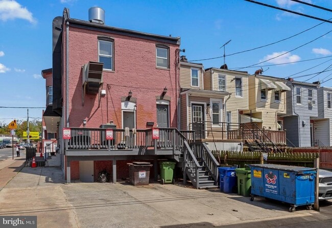 Building Photo - 4032 Falls Rd