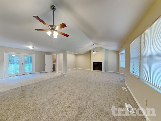 Building Photo - 8977 Tweeddale Dr