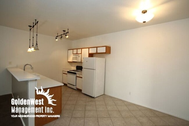 Building Photo - 4960 Harrison Dr