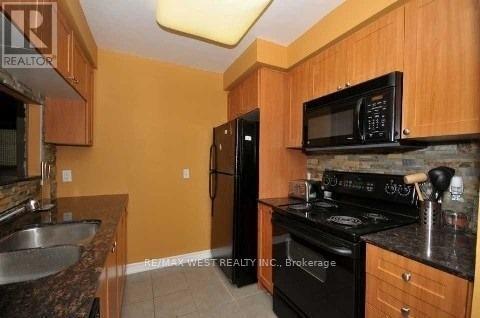 Building Photo - 16 Dallimore Cir