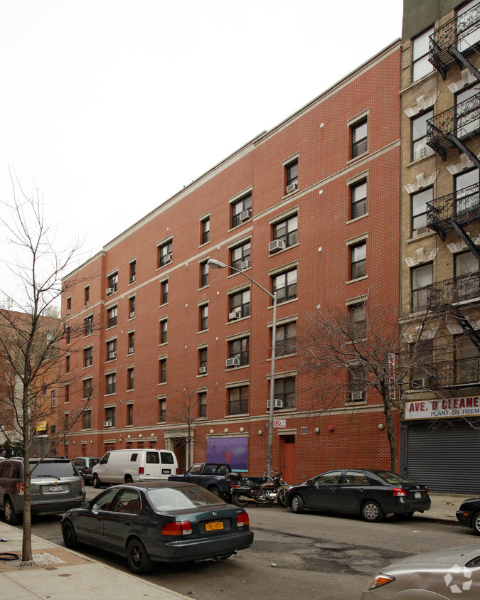 303 E Third Street - 303 E Third St