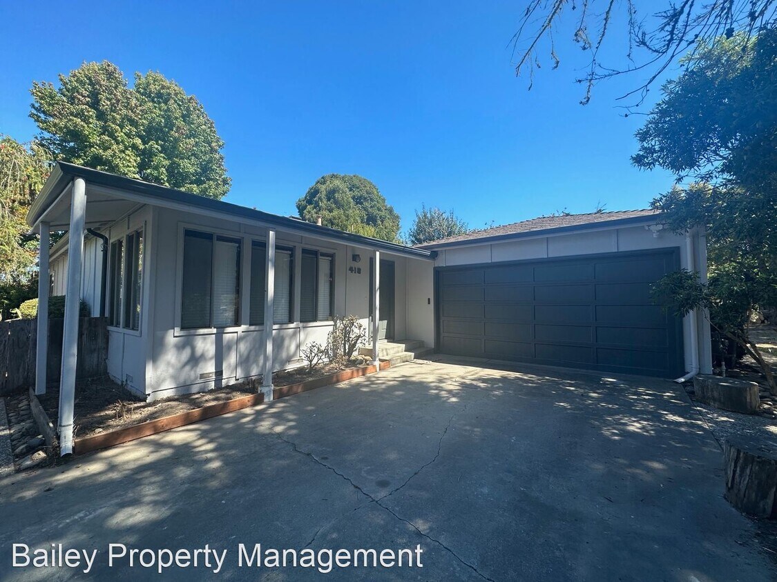 Foto principal - 3 br, 2 bath House - 418 PELTON AVE