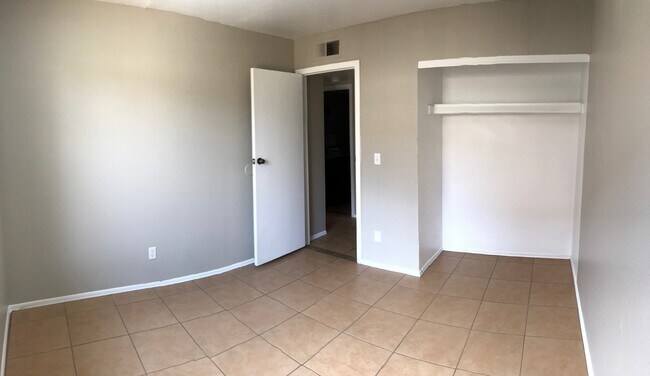 segundo dormitorio - 6213 E Greenway St