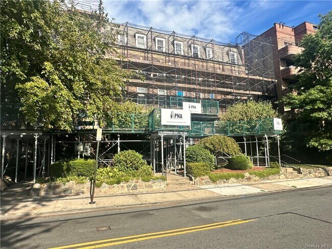 Building Photo - 208 Centre Ave