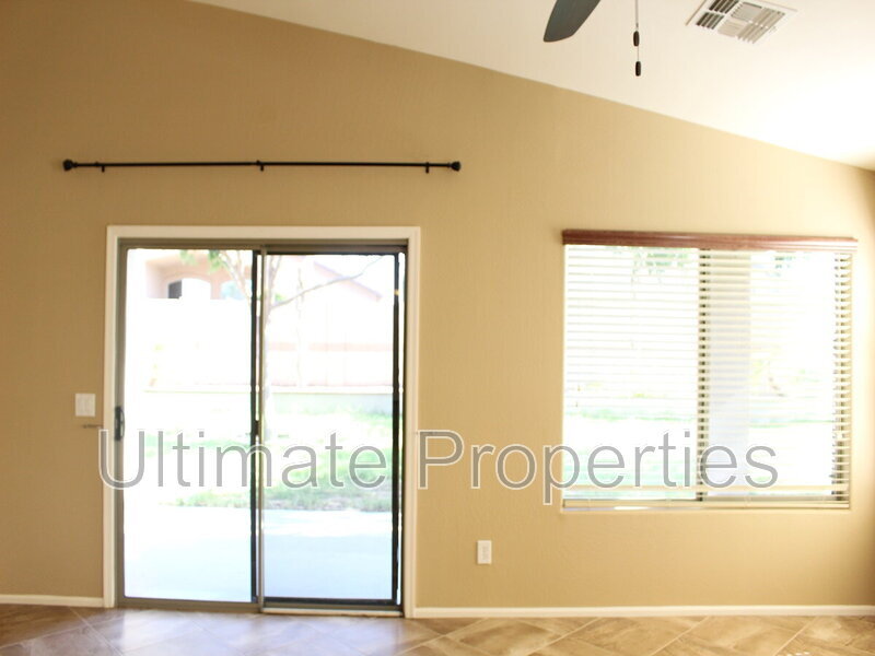 Foto del edificio - 17840 W Andora St