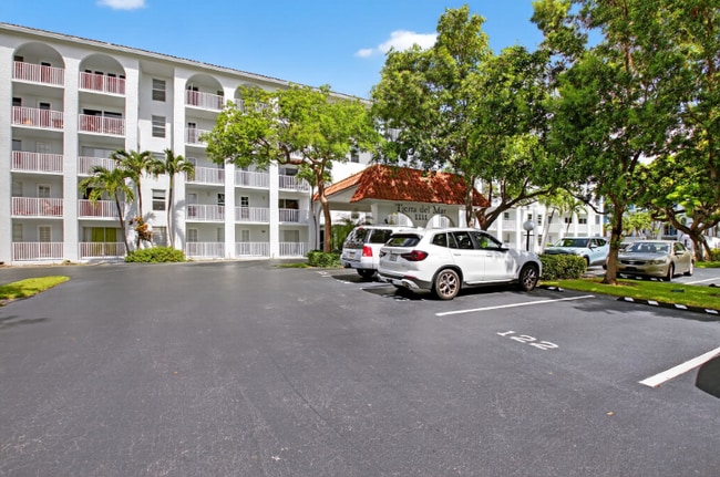 Foto del edificio - 1111 S Ocean Blvd