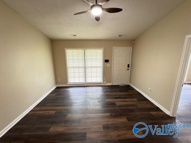 Foto del edificio - 2617 Venetian Way NW