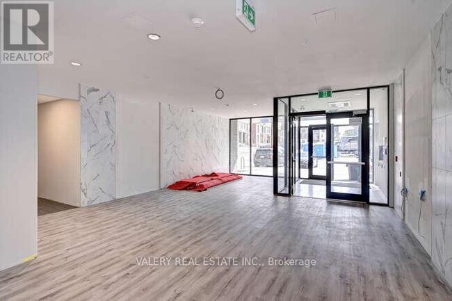 Building Photo - 103 Roger St