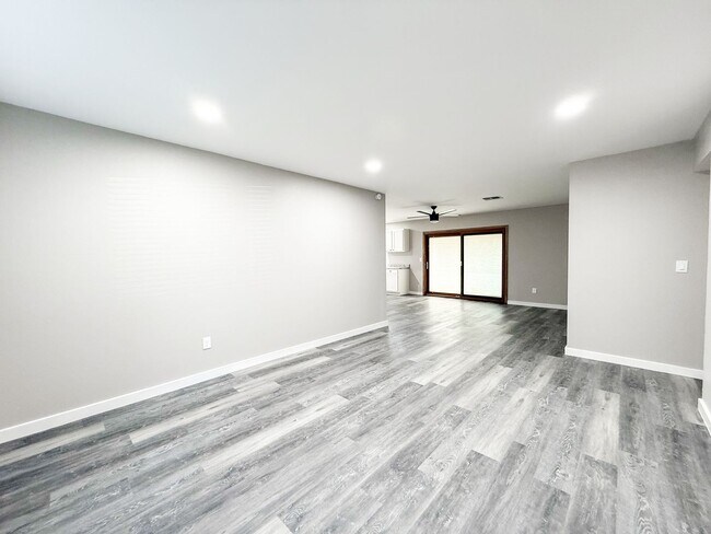 Foto del edificio - Newly Remodeled Home with Modern Upgrades