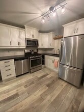 Building Photo - 295 George St