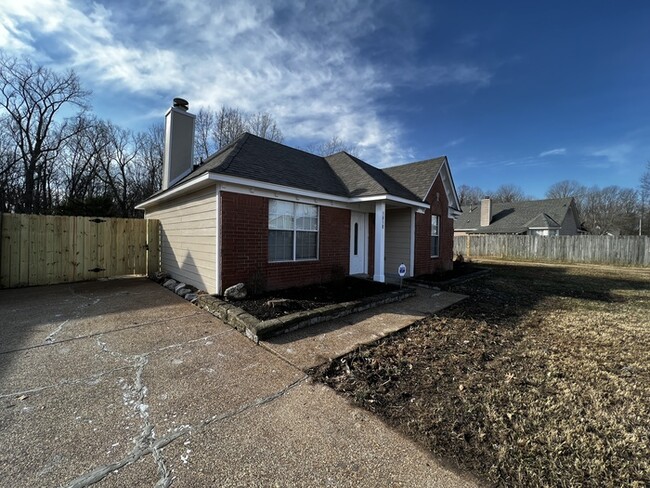 Building Photo - 5858 Chadwell Rd Millington, TN 38053