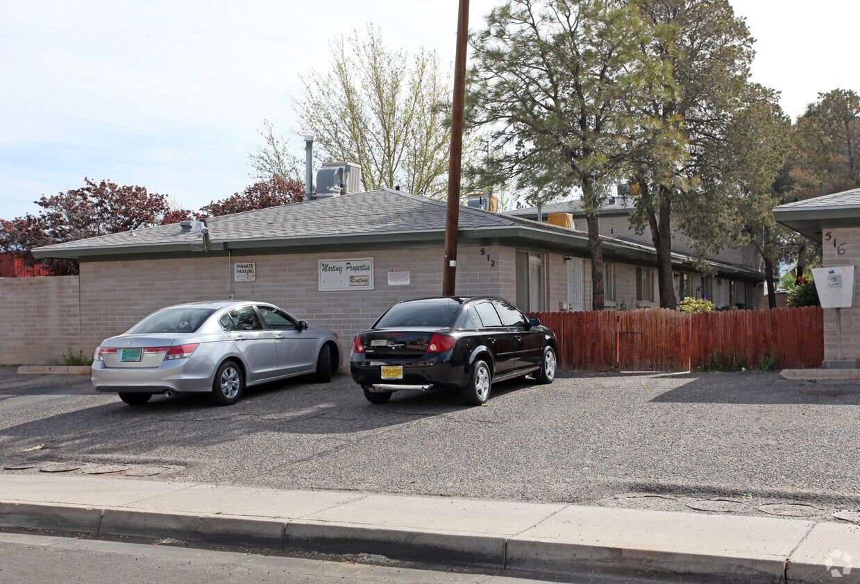 Primary Photo - 512-516 Madeira Dr SE