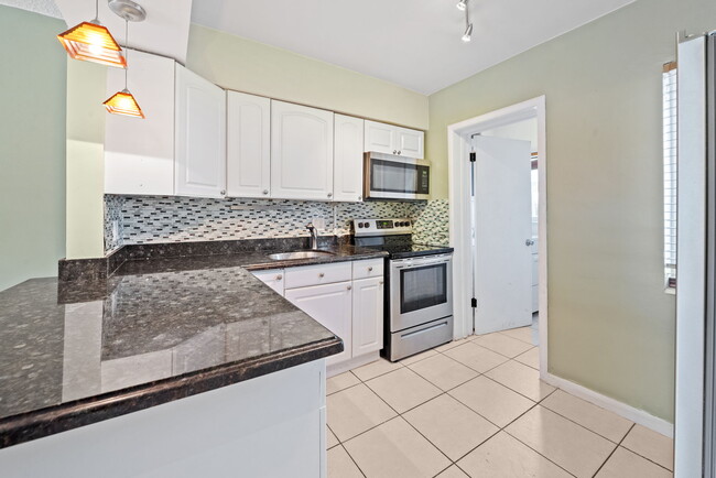 Foto del edificio - 2433 NW 9th Ter
