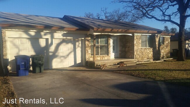 Building Photo - 3 br, 1.5 bath House - 2105 Liberty St.