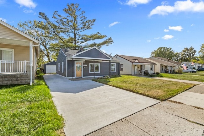 Building Photo - Beautifully Updated Ranch with Loads of up...