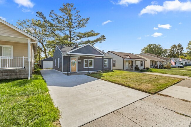 Foto del edificio - Beautifully Updated Ranch with Loads of up...