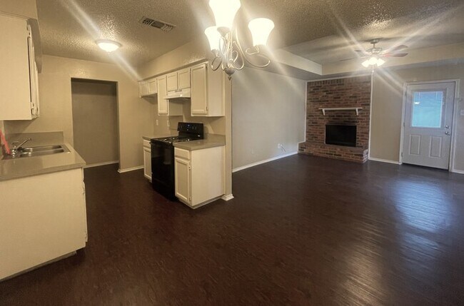 Foto del edificio - "The Perfect Pair: 2 Beds, 2 Baths, 2-Car Garage — Ready for You!"
