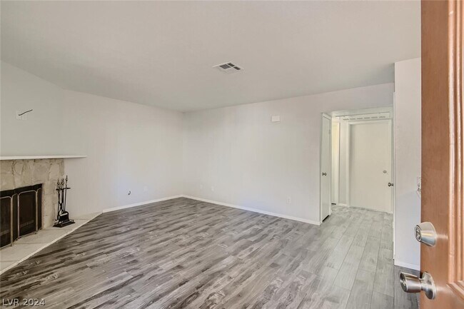 Foto del edificio - 1109 N Buffalo Dr