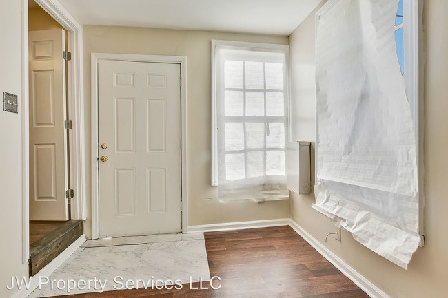 Building Photo - 1 br, 1 bath House - 211 Belleville