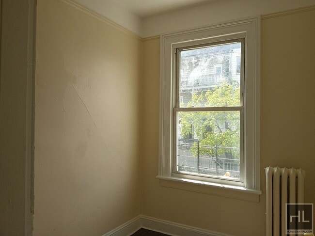 Building Photo - Chestnut St Yonkers