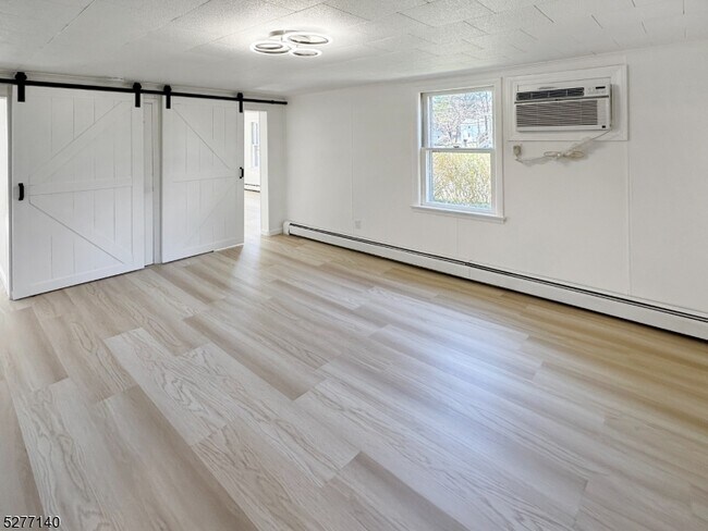 Building Photo - 100A Belvidere Ave