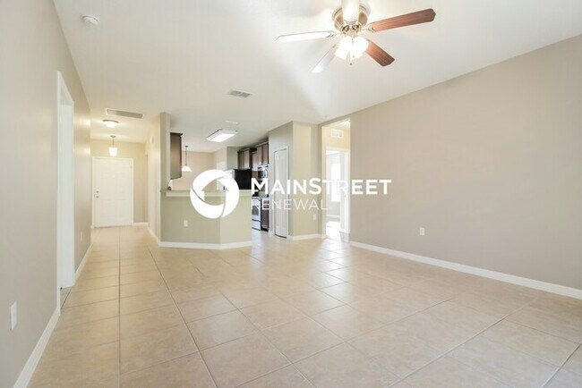 Foto del edificio - 4 Bedroom Pet-Friendly Home in Kissimmee, FL with Main Street Renewal