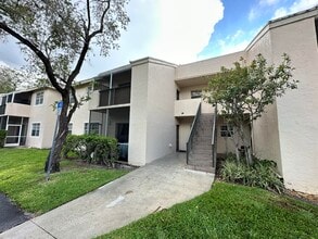 Building Photo - 671 Cypress Lake Blvd