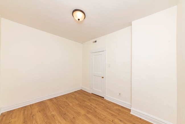 Building Photo - 4737 N Saint Louis Ave