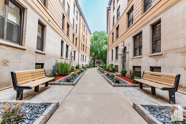 Foto del edificio - 428 W Belden Ave