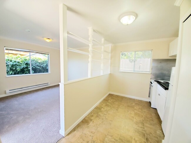 Building Photo - Studio availble now!