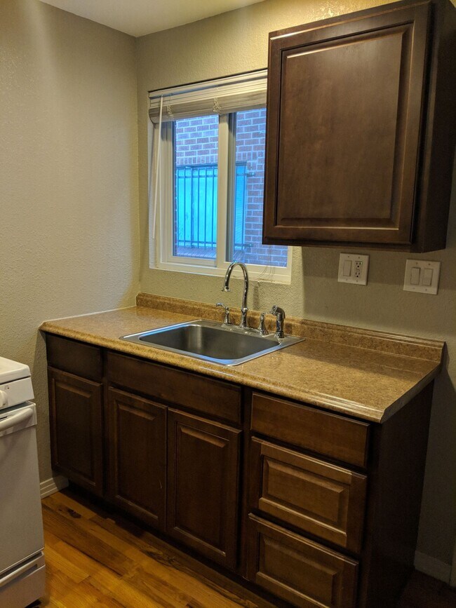 Foto del edificio - 2237 N Federal Blvd