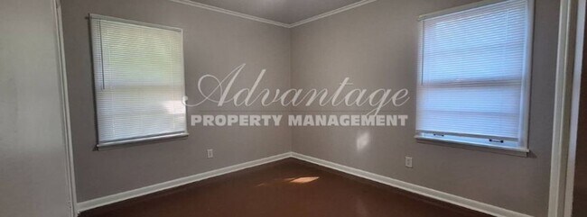 Building Photo - Charming Newly Renovated Home In East Memp...