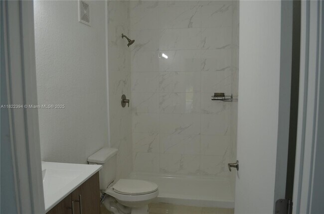 Foto del edificio - 1155 NW 2nd Ter