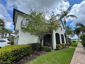 Building Photo - 1431 Santiago Cir