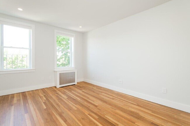 Foto del edificio - 288 Chestnut Hill Ave