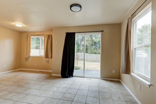 Foto del edificio - Charming Admirals Cove Home with Bonus Roo...