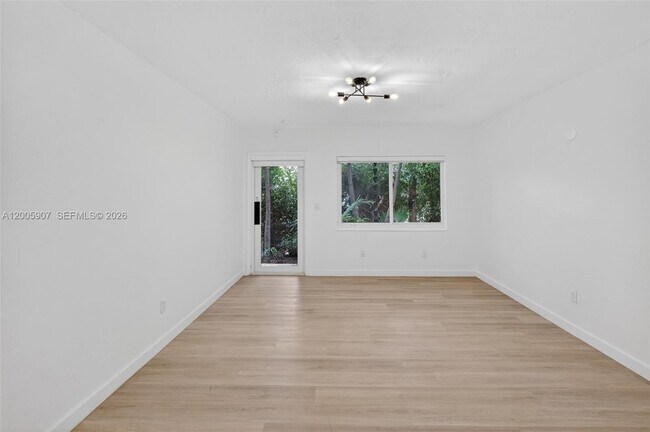 Foto del edificio - 428 Collins Ave