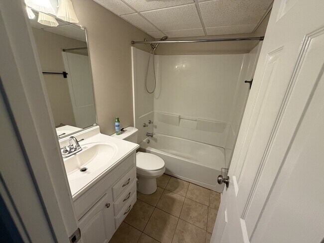 Foto del edificio - 721 Rockingham Rd