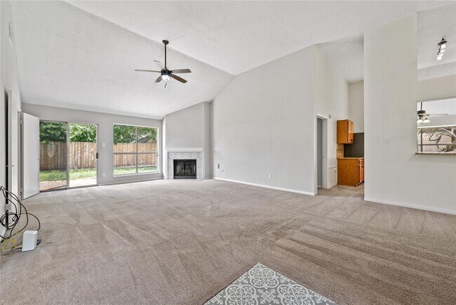 Building Photo - 10914 Golden Grain Dr