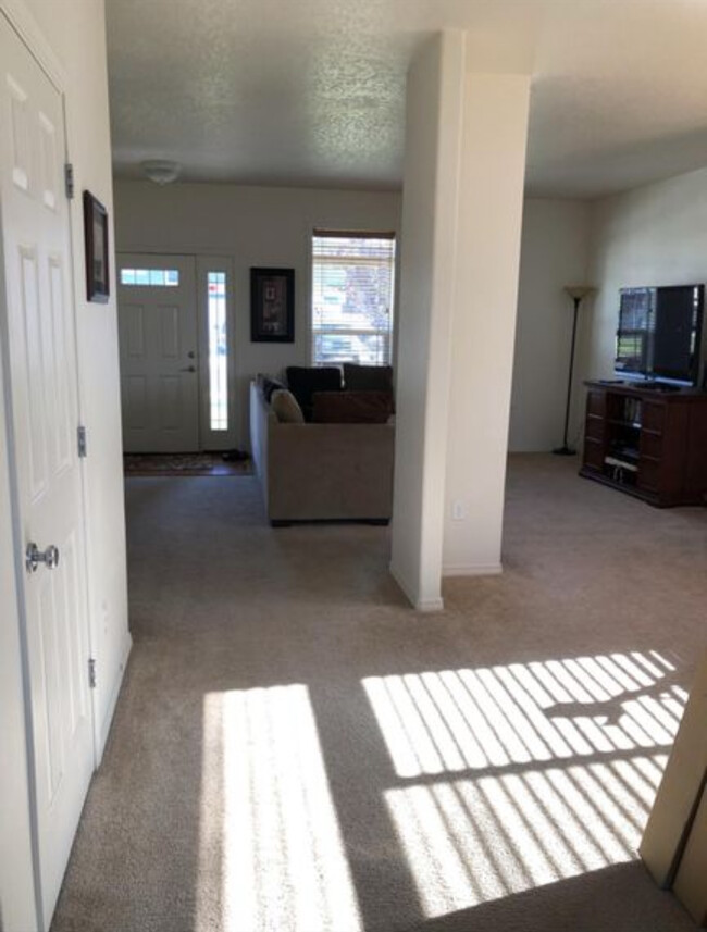 Building Photo - 540 S Glenmoor Dr