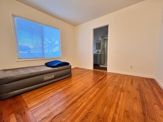 Foto del edificio - 15098 Edgemoor St