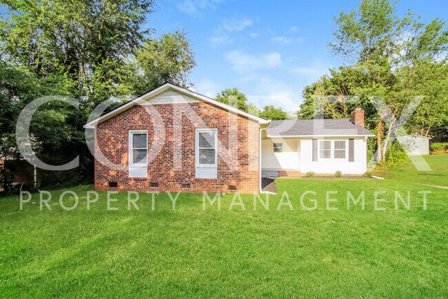 Building Photo - Adorable 4 Bedroom Home in Greer