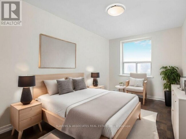 Photo du bâtiment - 506-3111 EGLINTON Ave