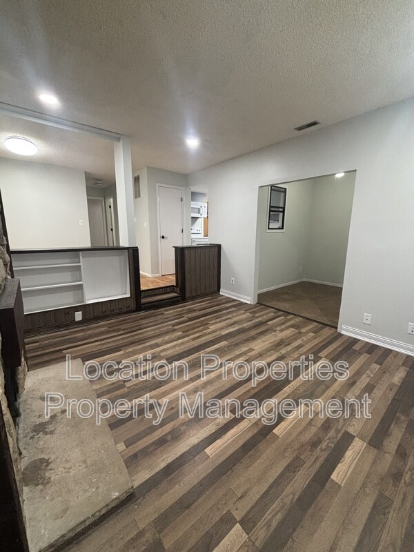 Foto del edificio - 1341 Westbrooke