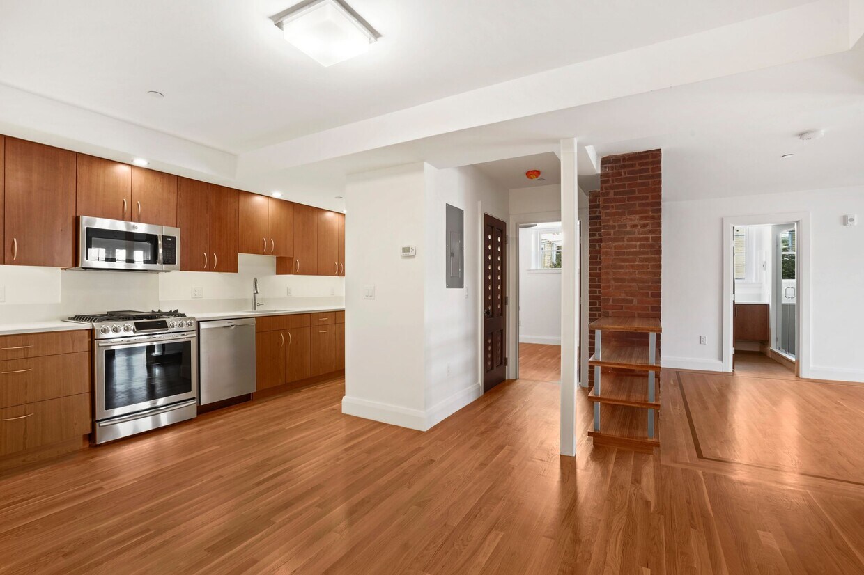 Foto principal - 165 Winthrop Rd