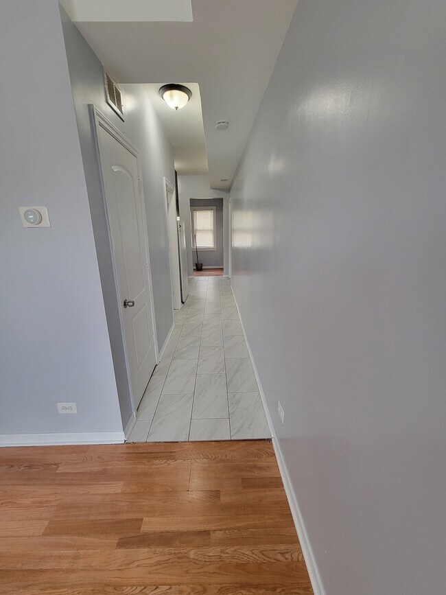 Building Photo - 4740 N Lavergne Ave